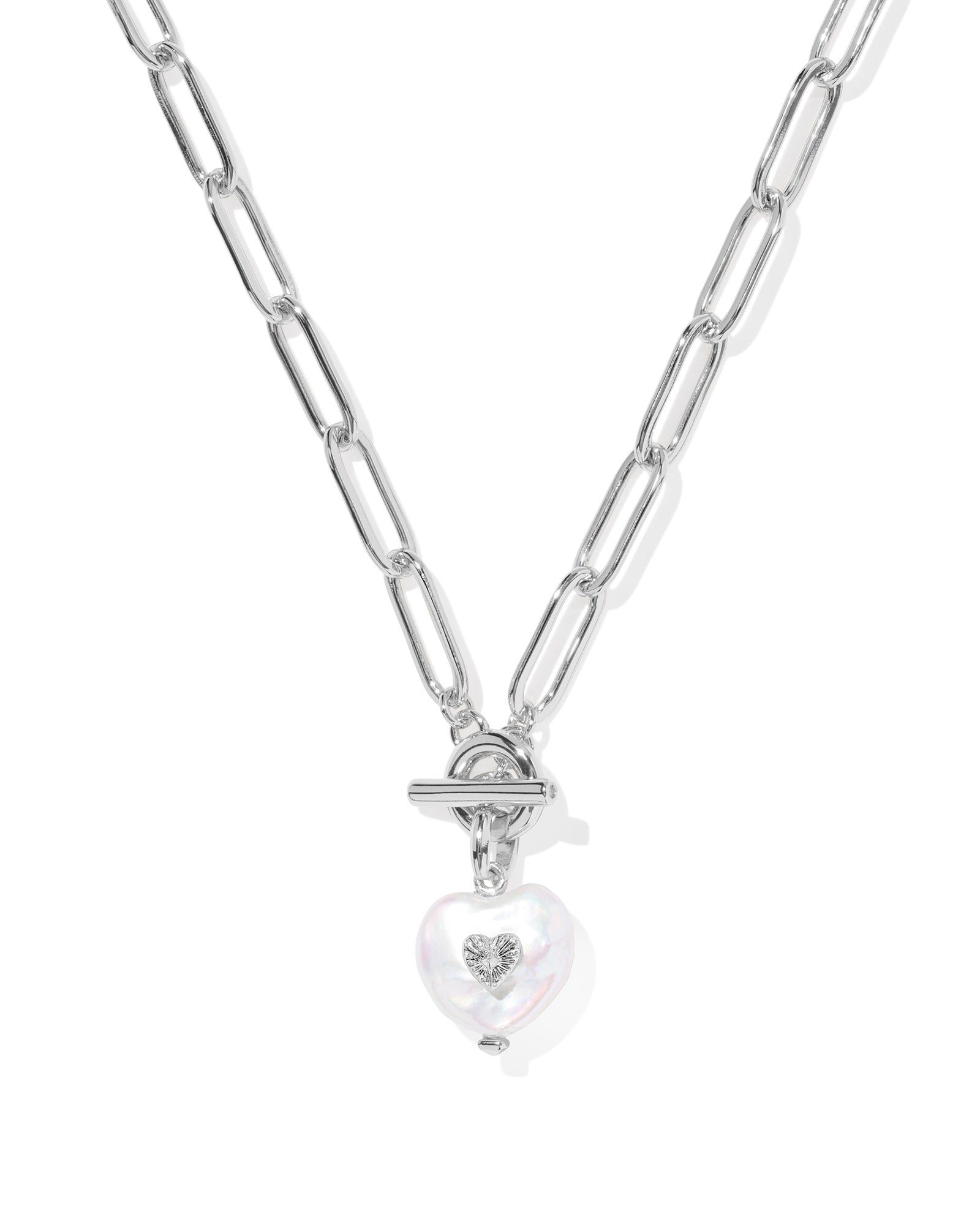 KENDRA SCOTT SASHA HEART SHORT PENDANT NECKLACE - SILVER PEARL