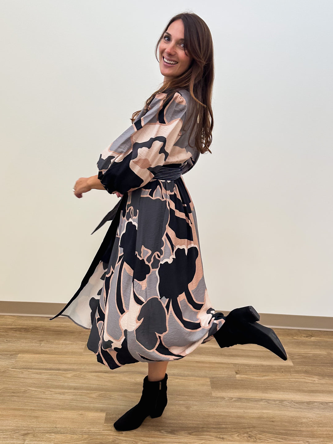 BALLOON SLEEVE CONTRAST TRIM MIDI DRESS - BLACK GREY