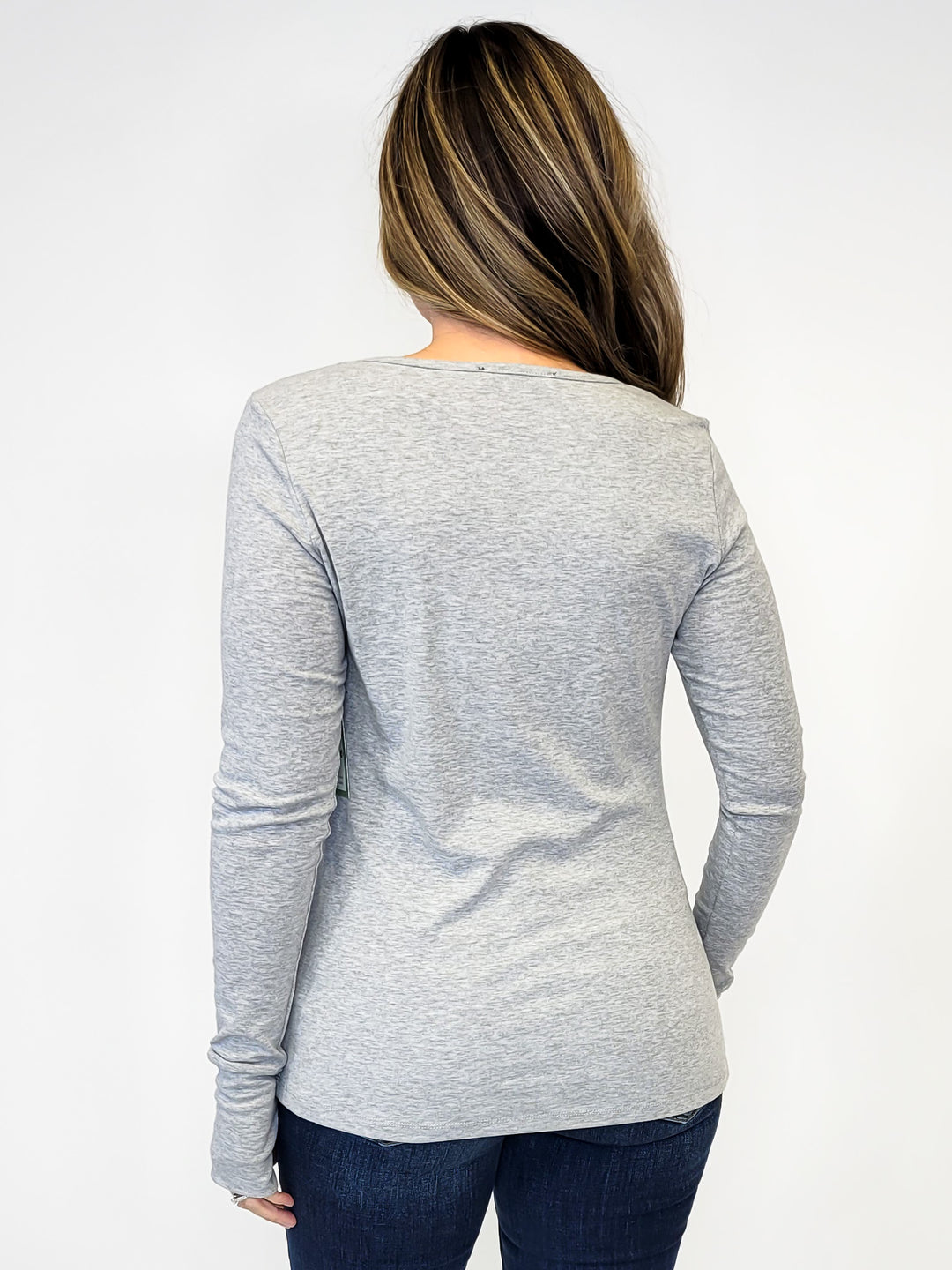 LONG SLEEVE HENLEY KNIT TOP W/ ANTIQUE GOLD BUTTONS - GREY
