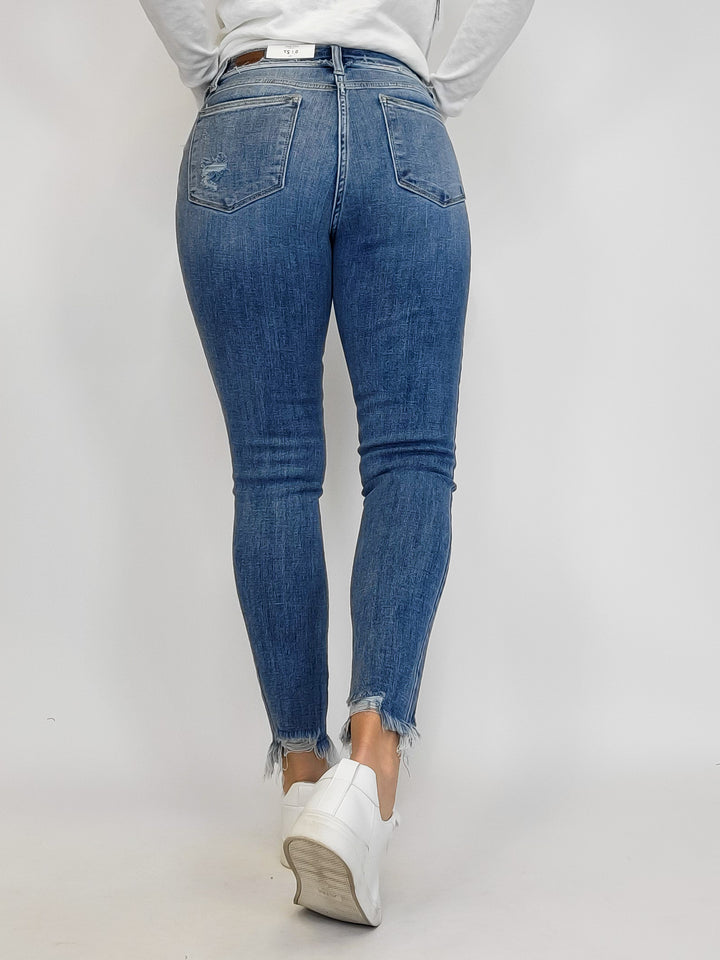 JUDY BLUE MID RISE RELEASED WAIST BAND SKINNY JEAN 28" INSEAM- LT WASH