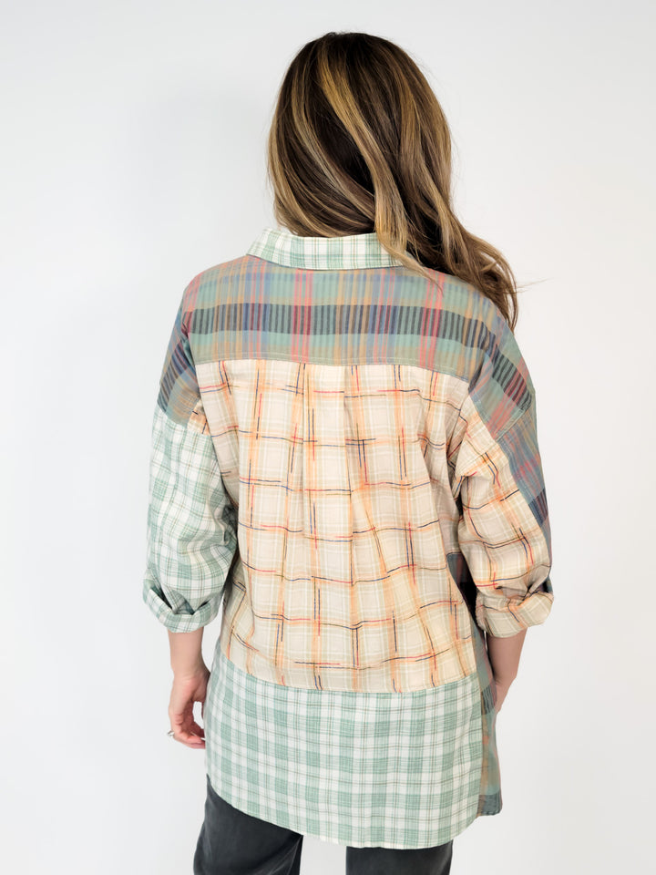 MIXED PLAID CRINKLE BUTTON UP TOP - SAGE