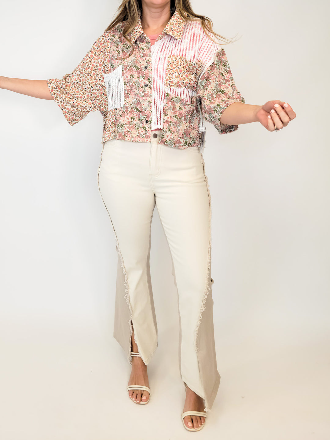 CROPPED FLORAL AND CROCHET BUTTON UP TOP - WHITE/MAUVE