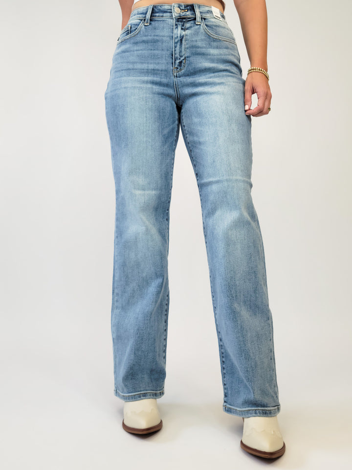 JUDY BLUE HIGH RISE STRAIGHT JEANS - LIGHT WASH - 32" INSEAM