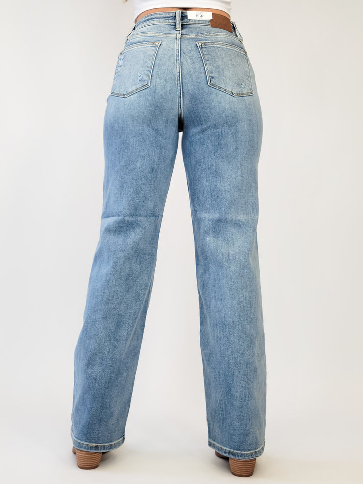 JUDY BLUE HIGH RISE STRAIGHT JEANS - LIGHT WASH - 32" INSEAM