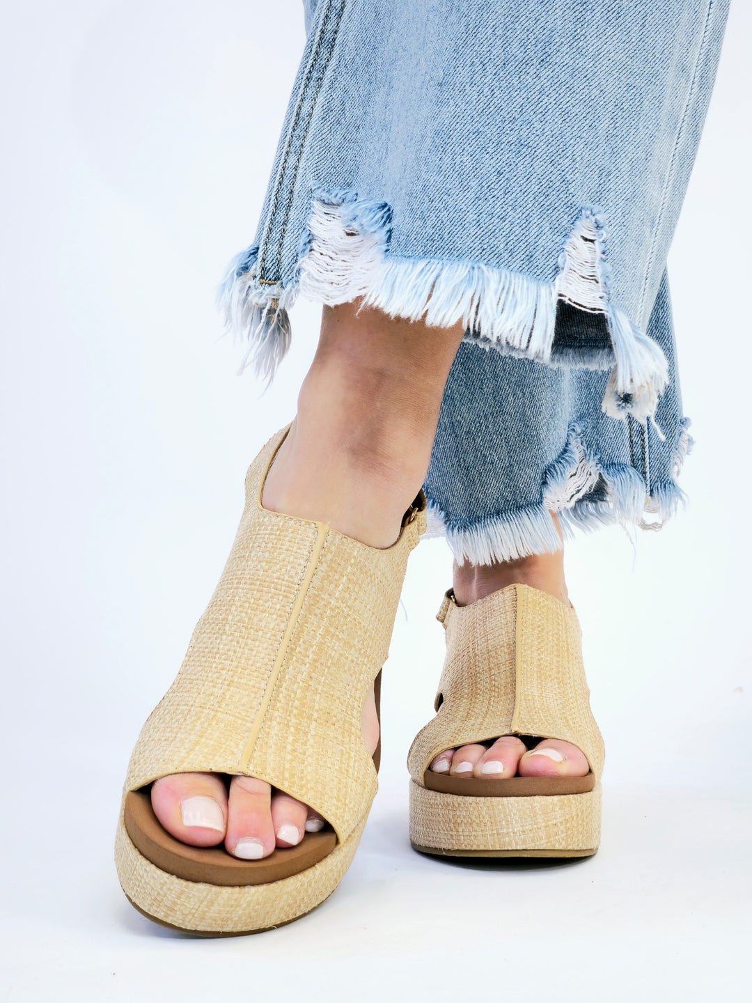 CORKY'S 'MISS CARLEY' BLOCK HEEL SANDAL - RAFFIA