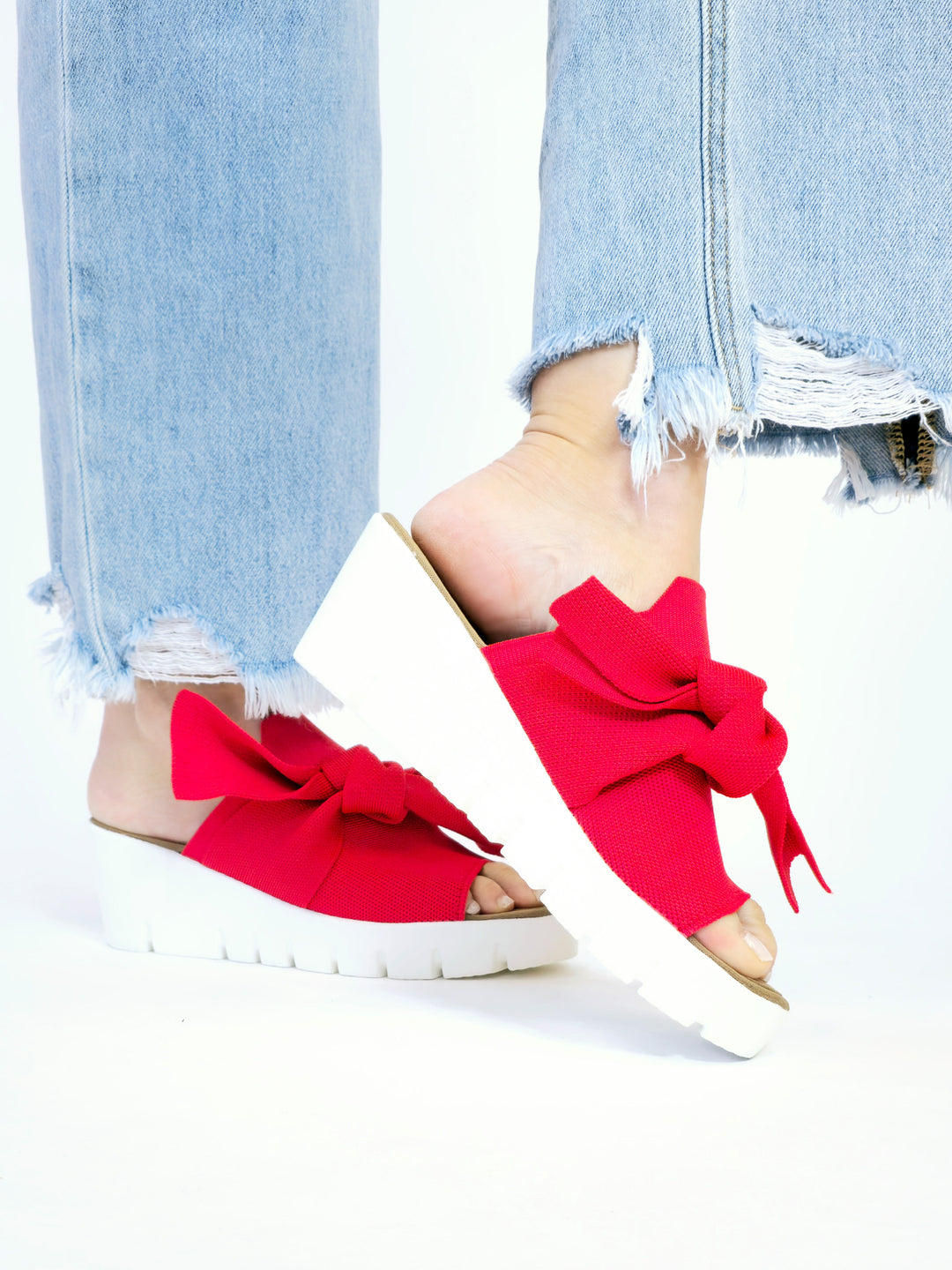 BERNIE MEV VENTI FREESIA BOW WEDGE SANDAL - RED