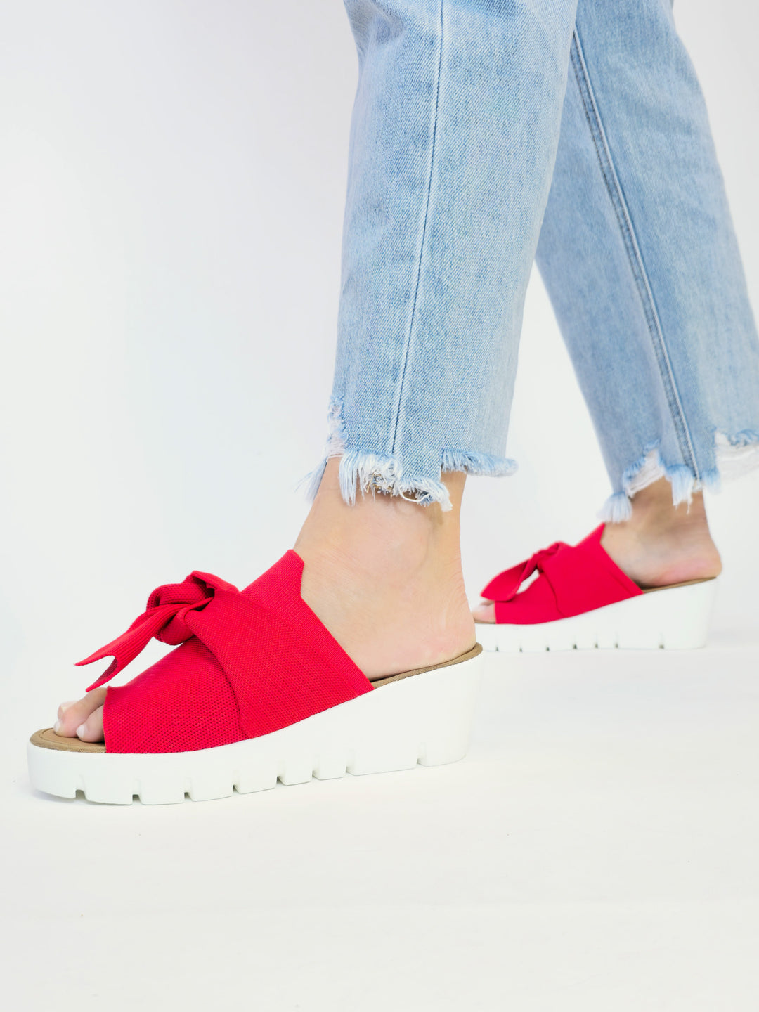 BERNIE MEV VENTI FREESIA BOW WEDGE SANDAL - RED