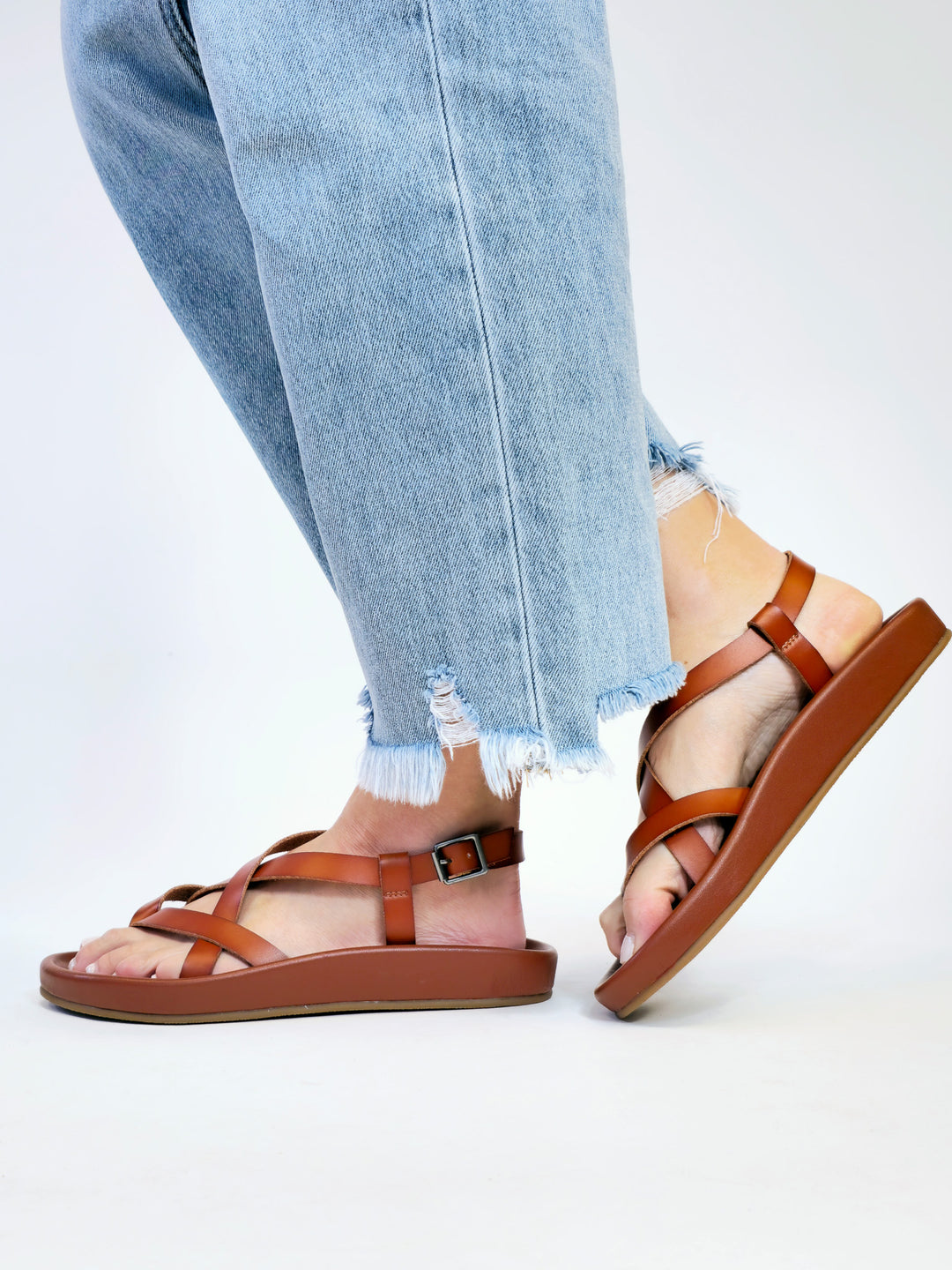 MIA ZURIE LEATHER SANDAL - COGNAC