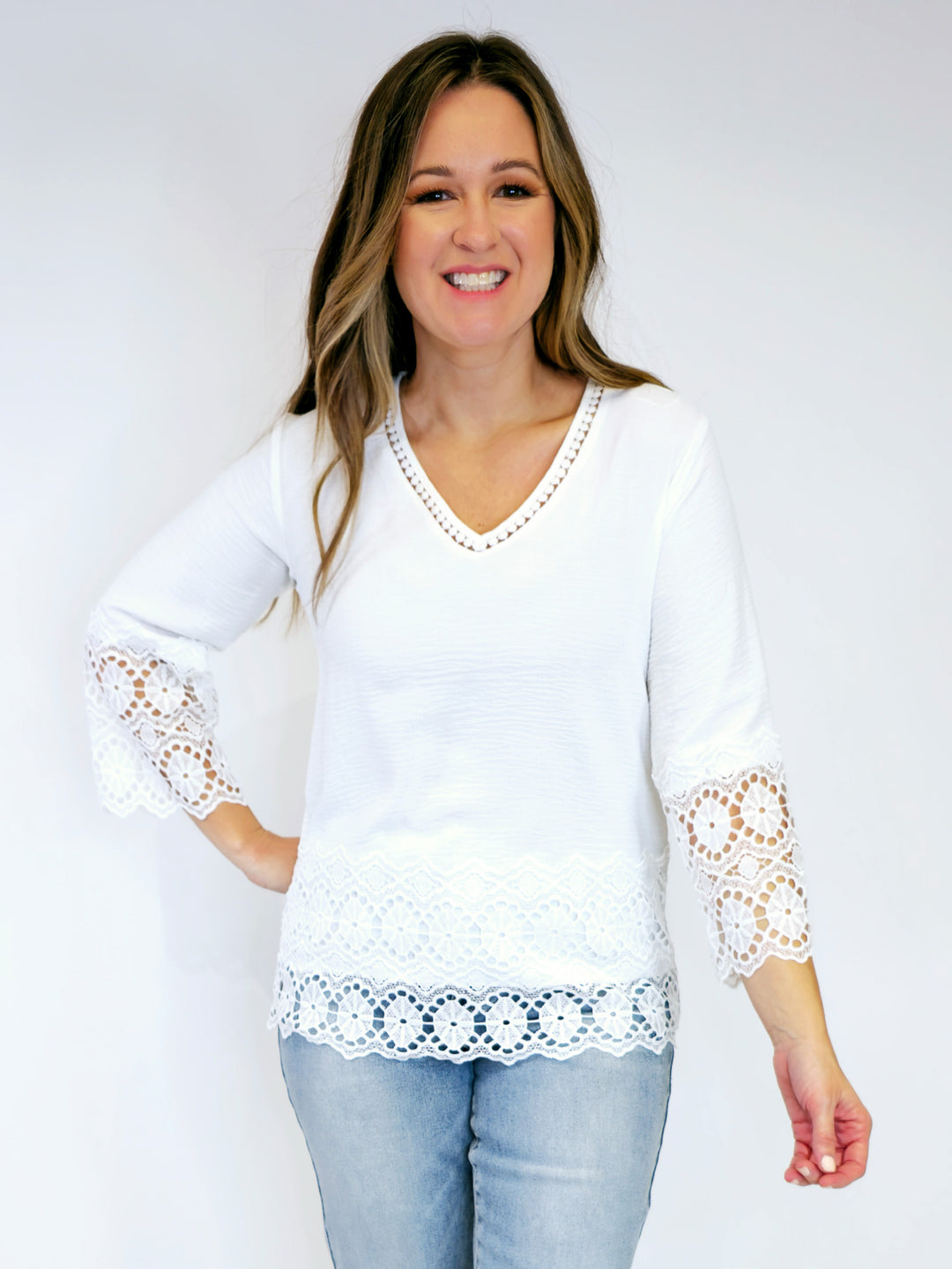 3/4 SLEEVE LACE DETAIL TOP - WHITE