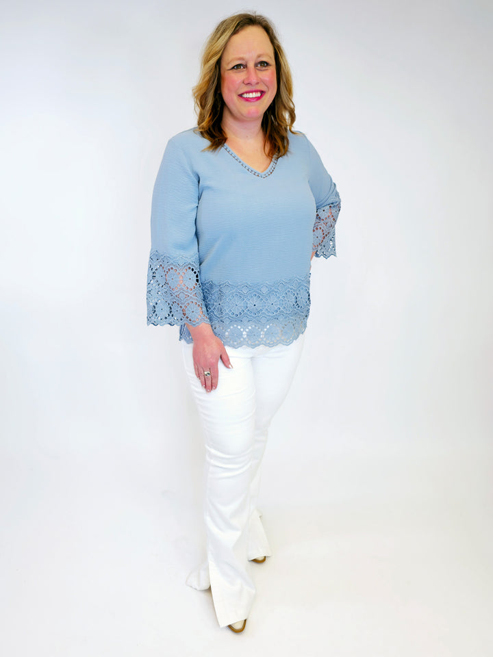 3/4 SLEEVE LACE DETAIL TOP - DUSTY BLUE