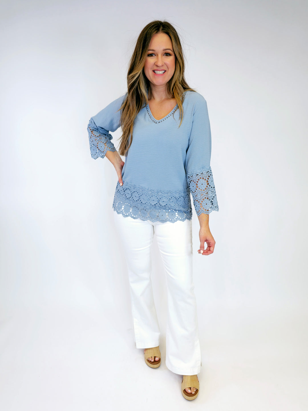 3/4 SLEEVE LACE DETAIL TOP - DUSTY BLUE