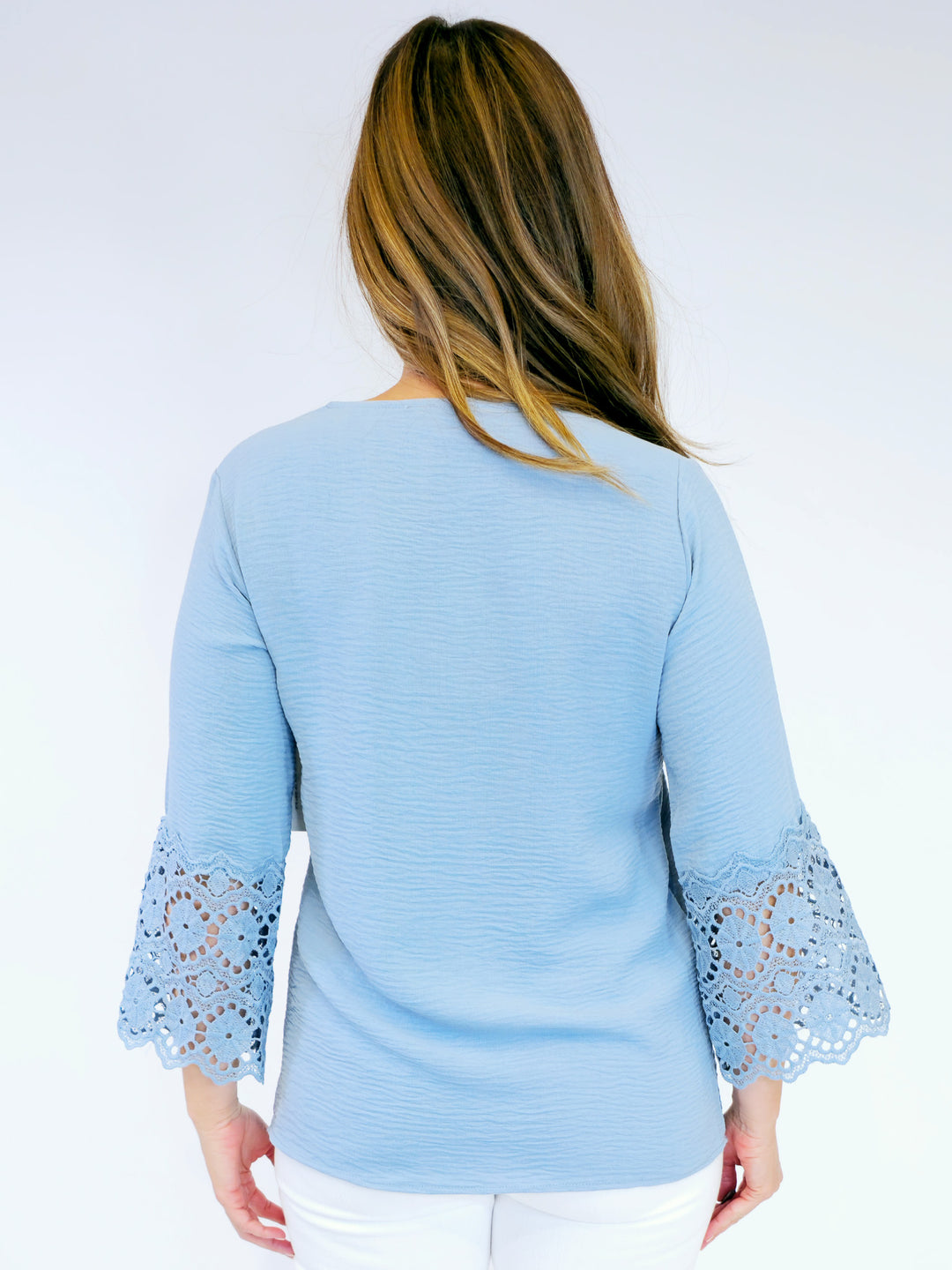 3/4 SLEEVE LACE DETAIL TOP - DUSTY BLUE