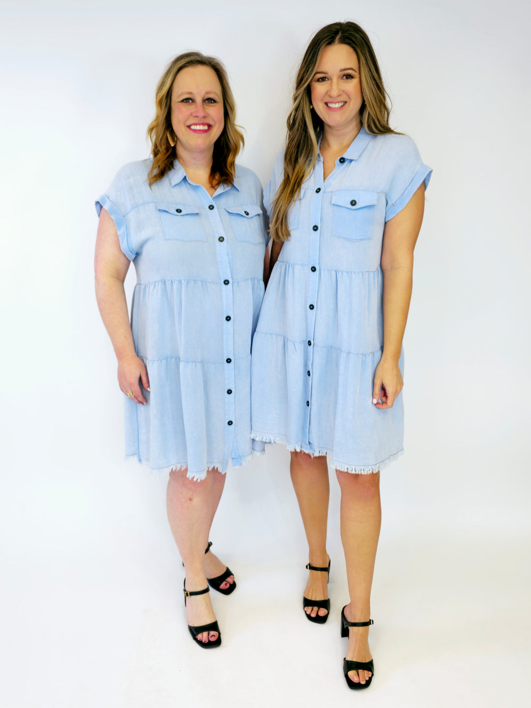 WASHED BUTTON DOWN TIERED DRESS W/ FRAYED HEM - LIGHT DENIM