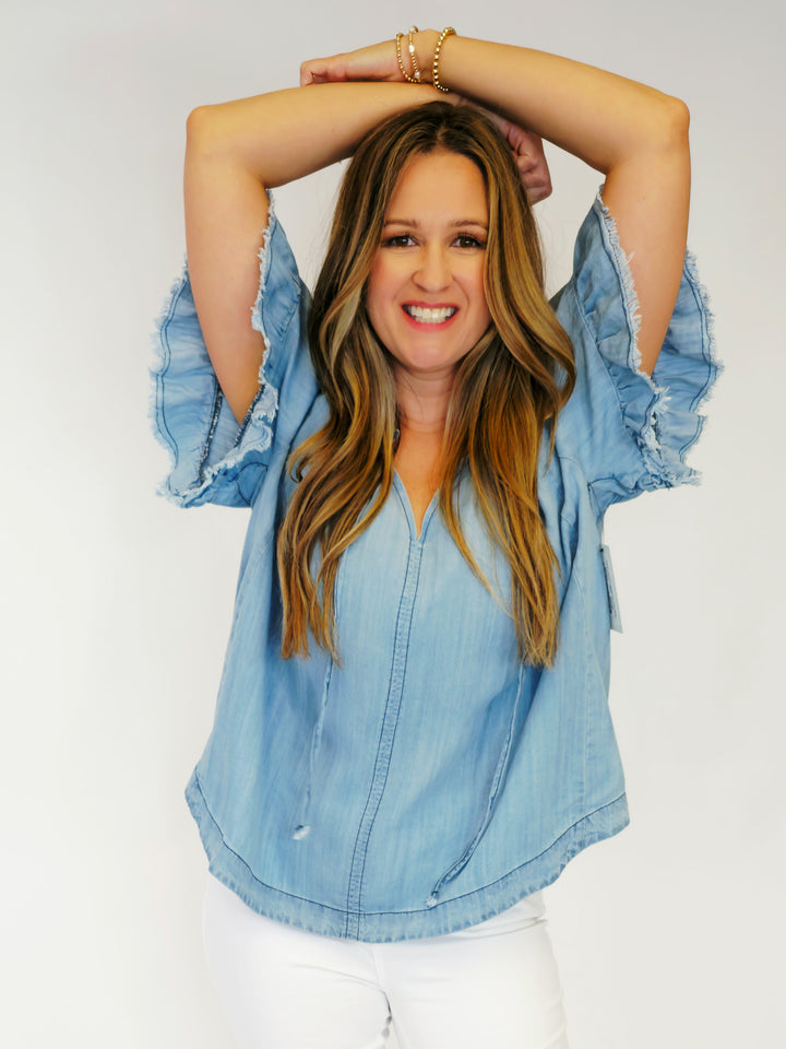 WASHED CHAMBRAY WOVEN TOP - LIGHT DENIM