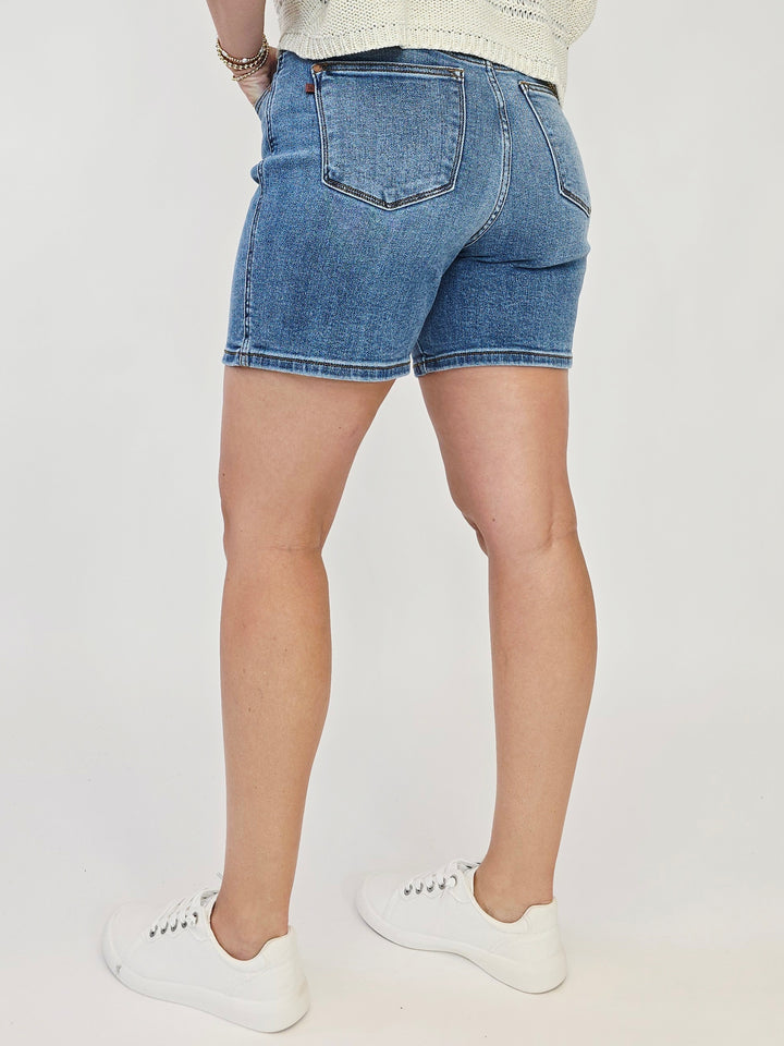 JUDY BLUE 2 BUTTON MID LENGTH DAD SHORTS - MEDIUM - 5.25" INSEAM