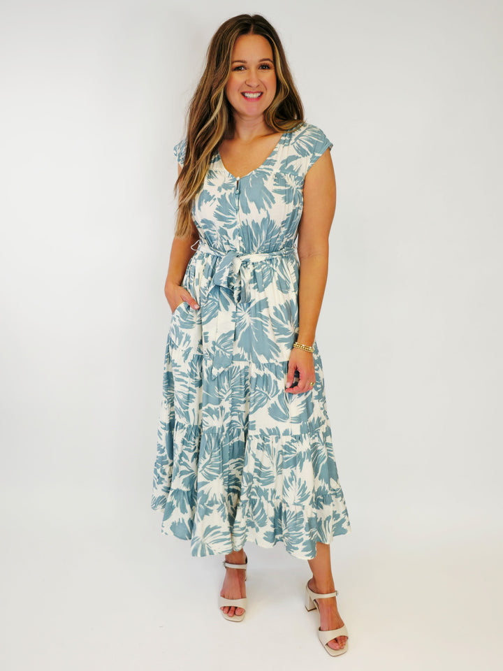 V-NECK SLEEVELESS TIERED MIDI DRESS W/BELT - FROSTY BLUE