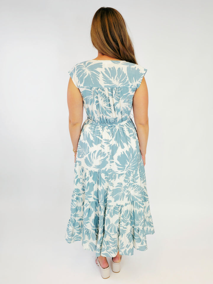 V-NECK SLEEVELESS TIERED MIDI DRESS W/BELT - FROSTY BLUE