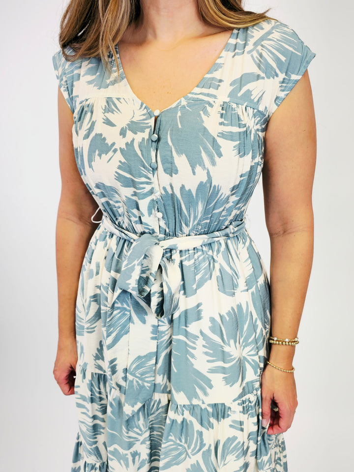 V-NECK SLEEVELESS TIERED MIDI DRESS W/BELT - FROSTY BLUE