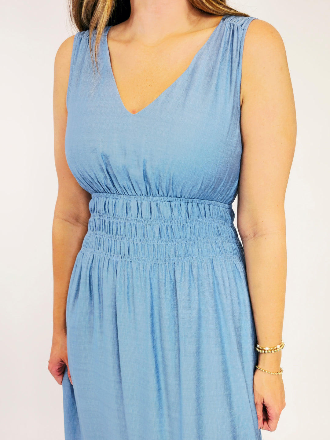 SLEEVELESS SOLID MAXI DRESS W/SMOCKED WAIST - BLUE