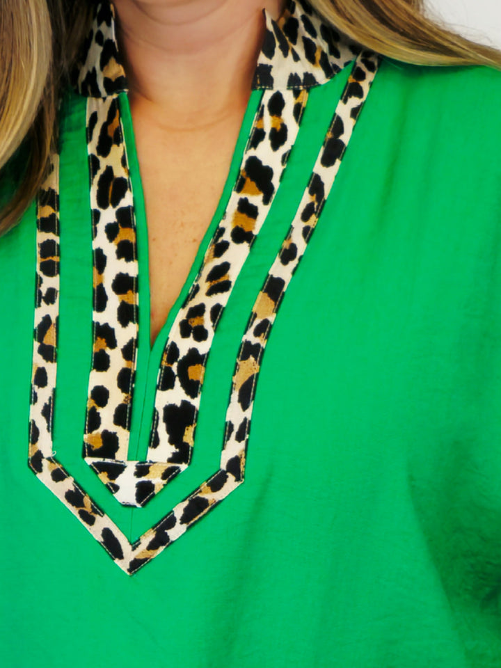 DOLMAN SLEEVE LEOPARD PRINT ACCENT SPLIT NECK TOP - GREEN