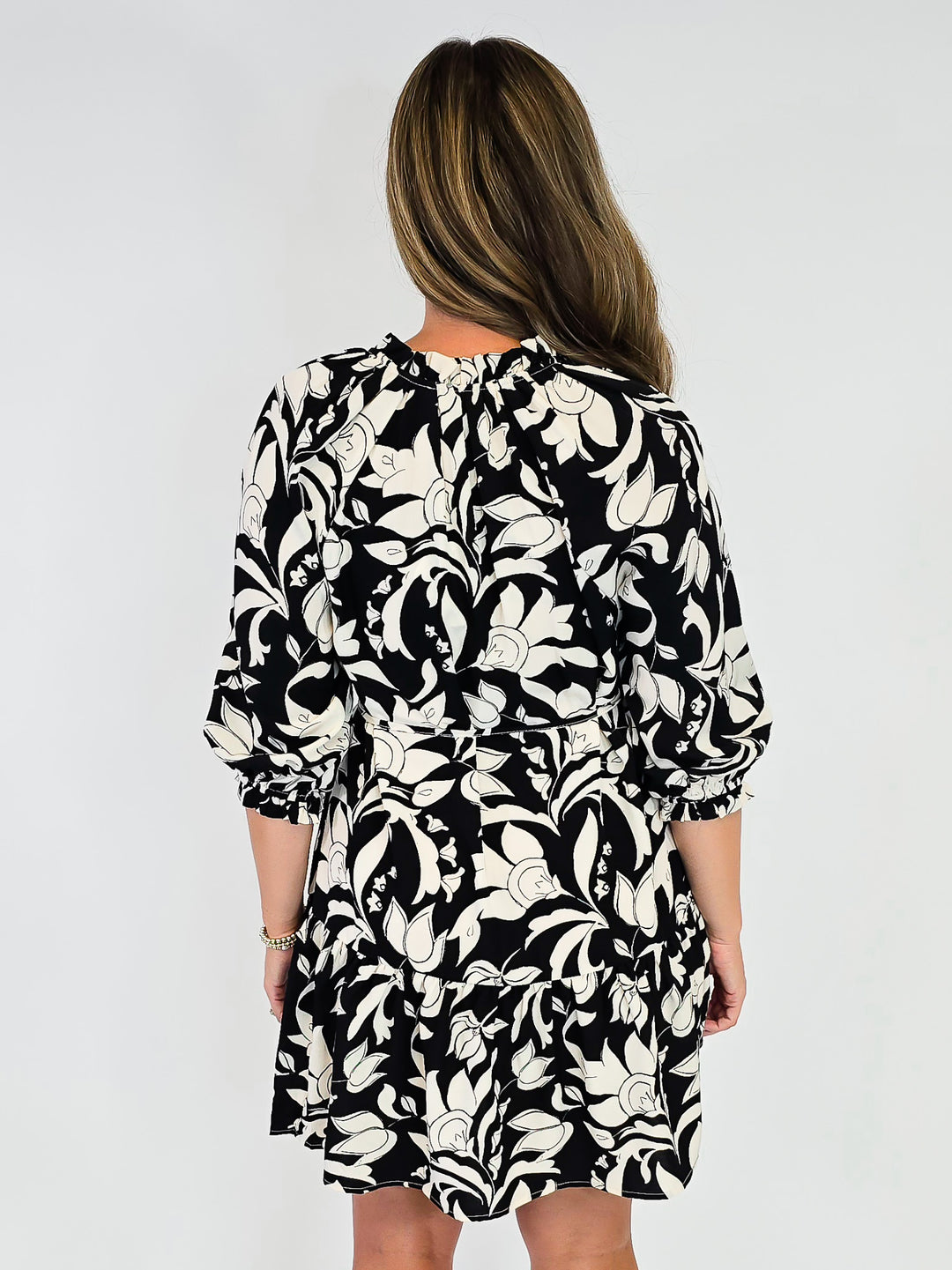 TWO TONE PUFF SLEEVE SHORT DRESS W/TASSEL - BLACK
