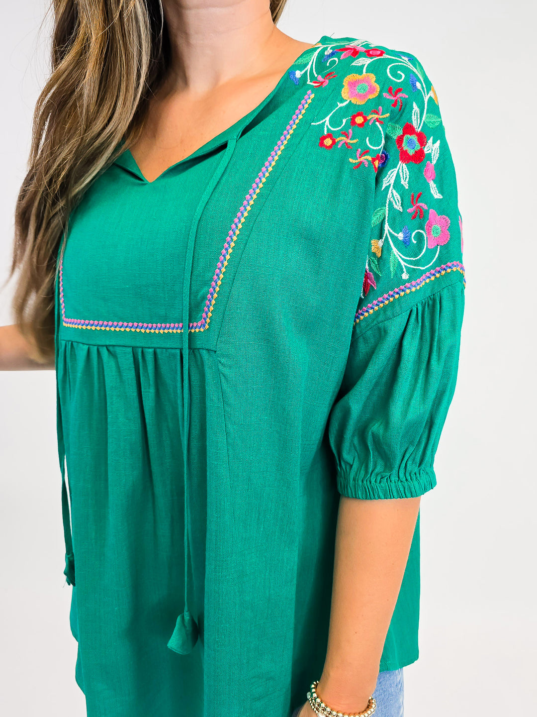 3/4 SLEEVE LINEN EMBROIDERED BOXY TOP W/TASSEL - EMERALD GREEN