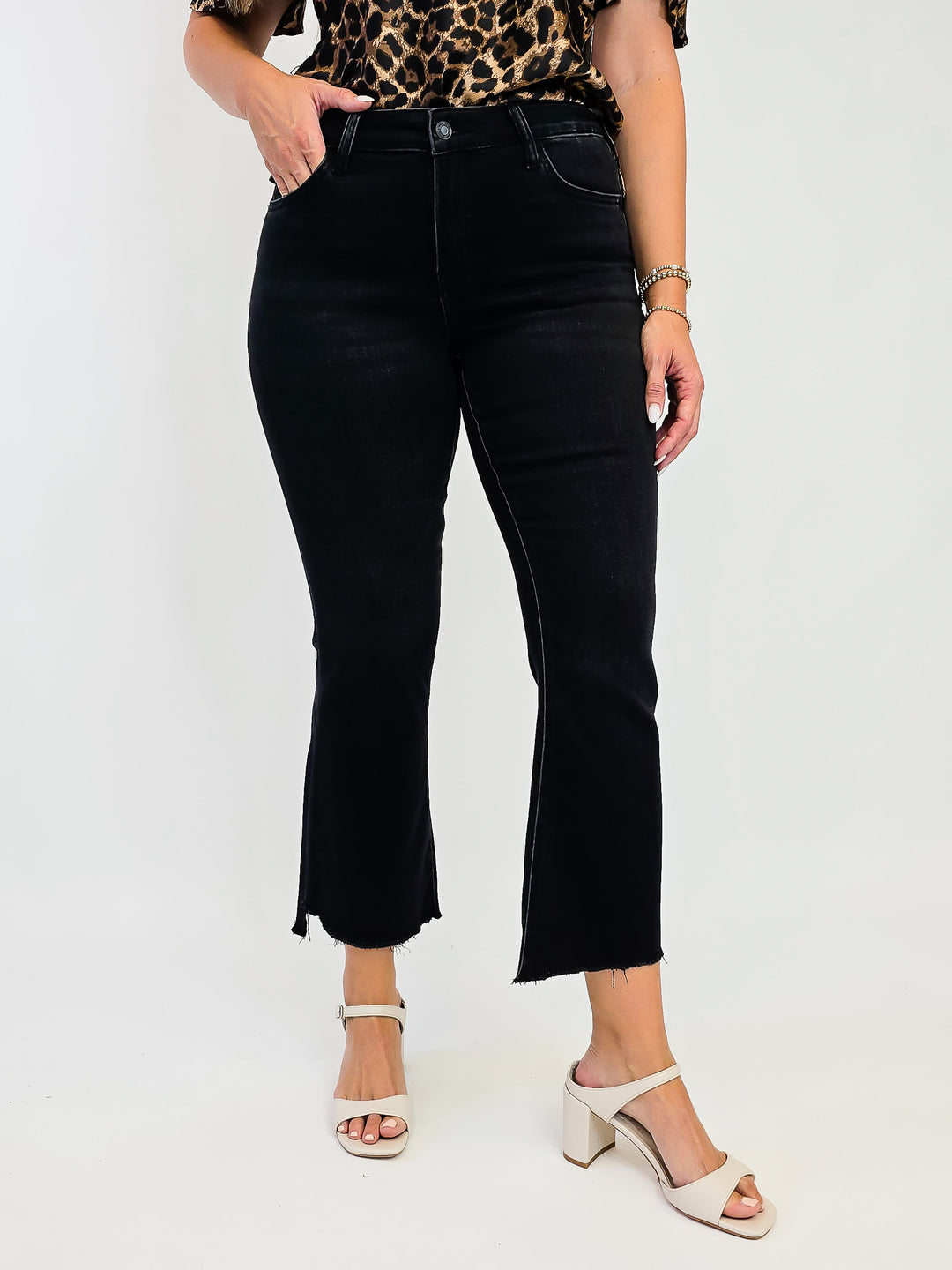 VERVET MID RISE SUPER SOFT CROP FLARE JEANS - BLACK - 27" INSEAM