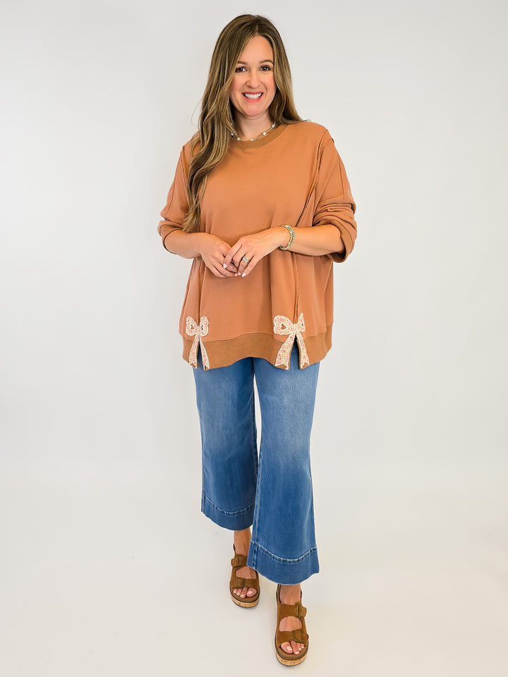 BOW PATCH BOTTOM HEM WASHED TERRY PULLOVER - CAMEL