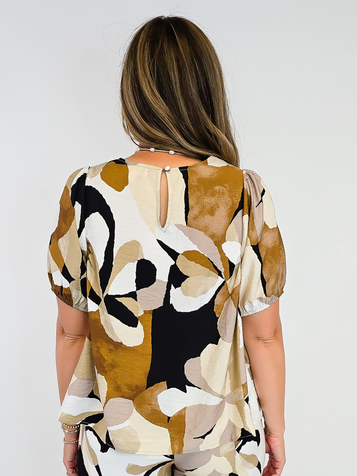 ABSTRACT PRINT SHORT SLEEVE TOP - BROWN/BLACK MIX