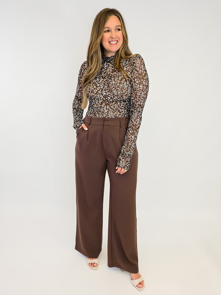 PLEATED WIDE LEG PANTS - MOCHA