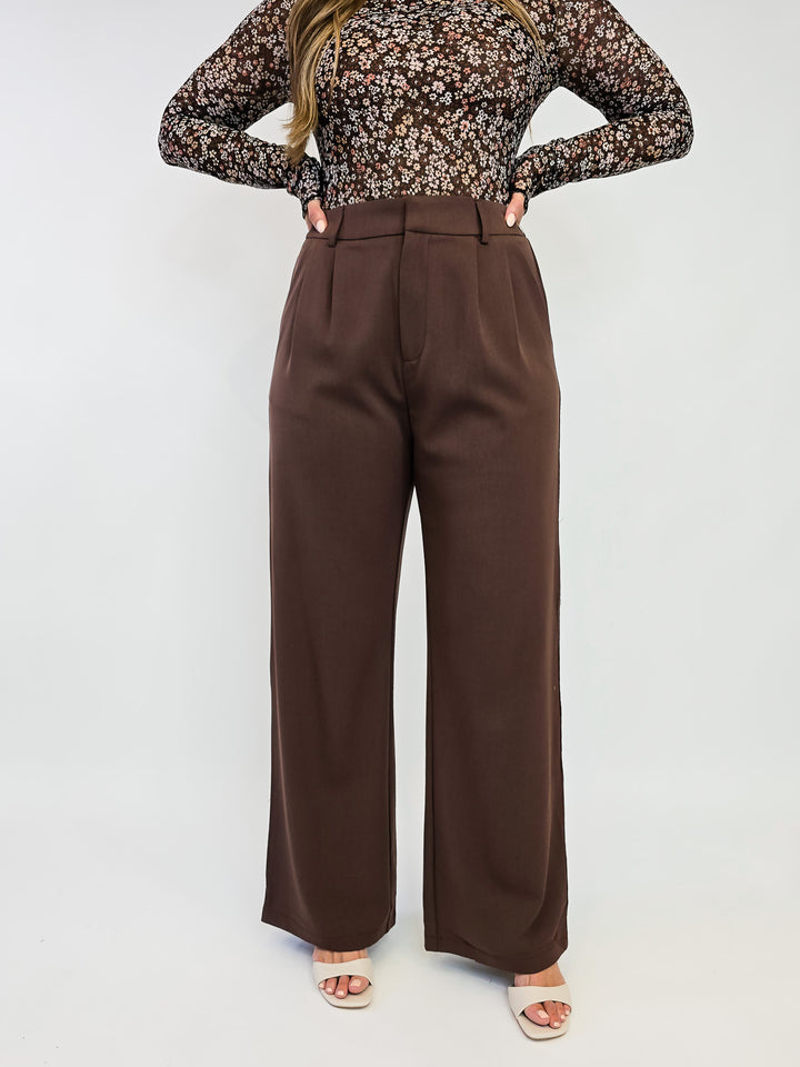 PLEATED WIDE LEG PANTS - MOCHA