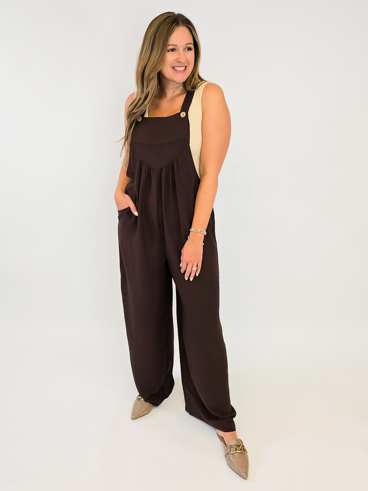 FLOWY POCKET JUMPSUIT W/ BUTTONS - BROWN