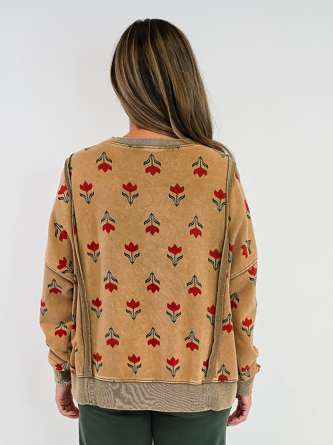 OVERSIZED TULIP PRINT WASHED TERRY PULLOVER - FADED CAMEL