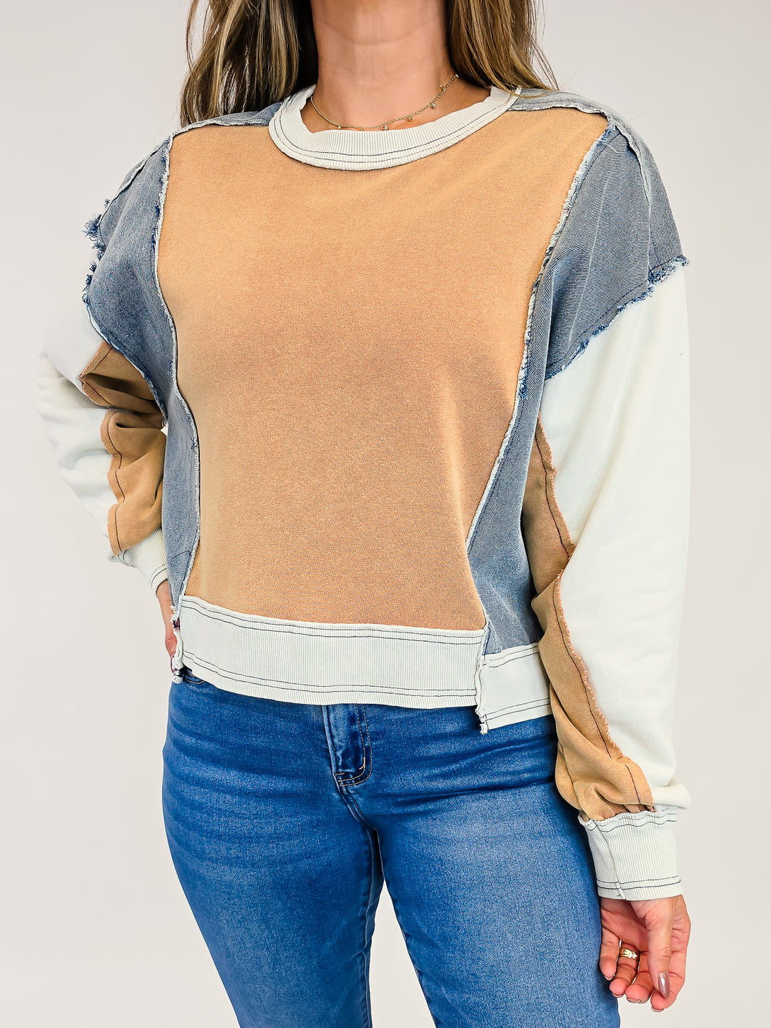 FRAYED COLOR BLOCK LONG SLEEVE PULLOVER - CINNAMON