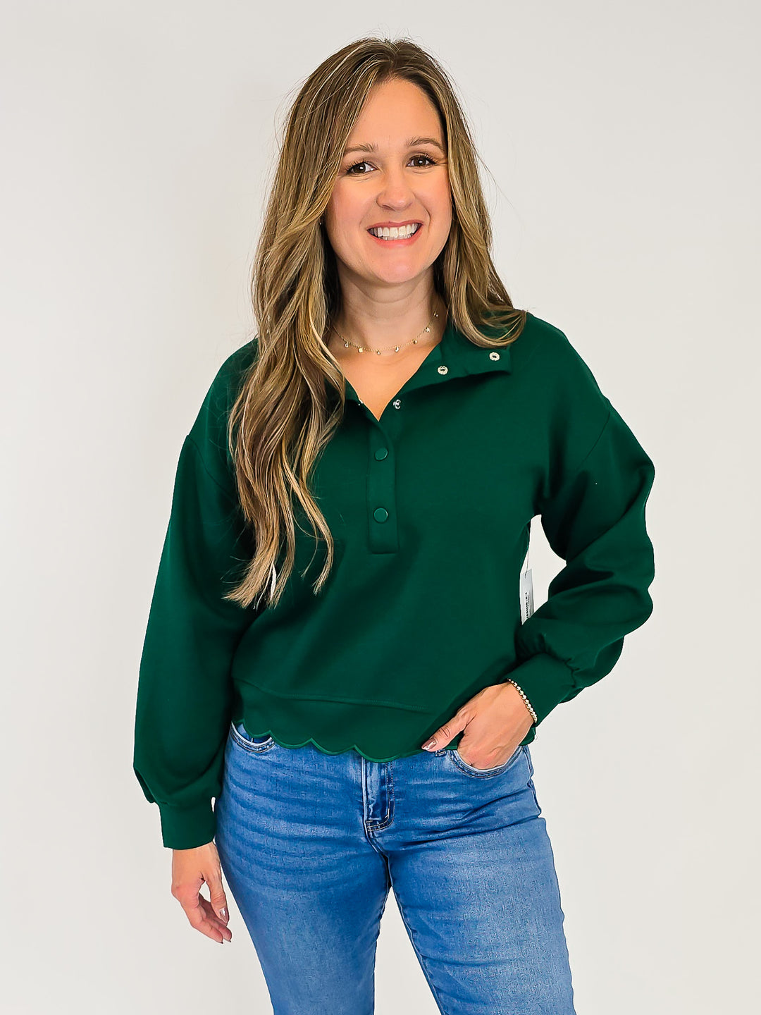 LONG SLEEVE SCALLOP HEM TOP - GREEN