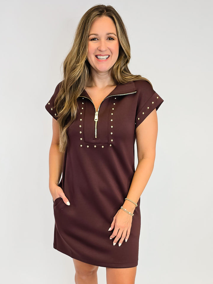 SCUBA SHORT DRESS WITH GOLD ACCENT - BROWN