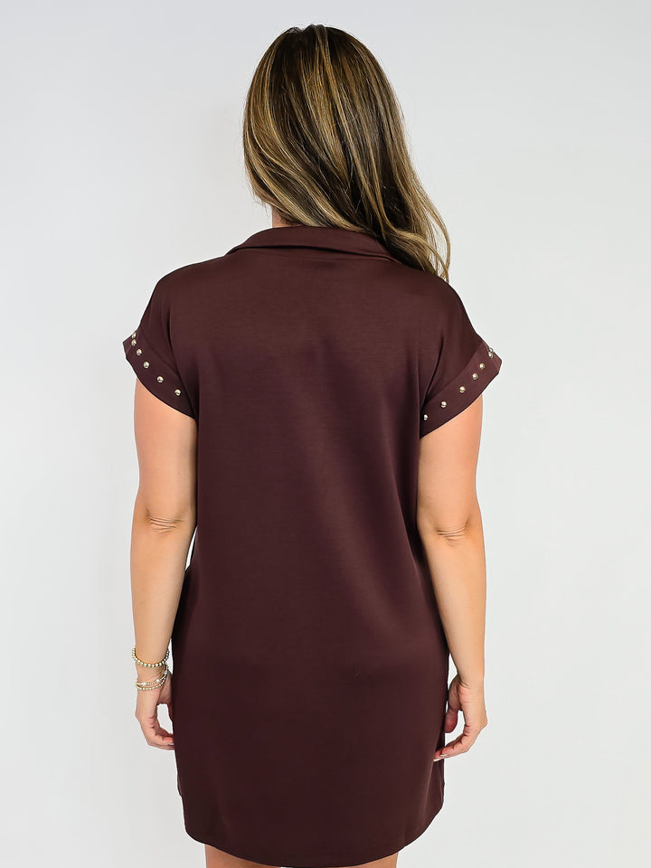 SCUBA SHORT DRESS WITH GOLD ACCENT - BROWN