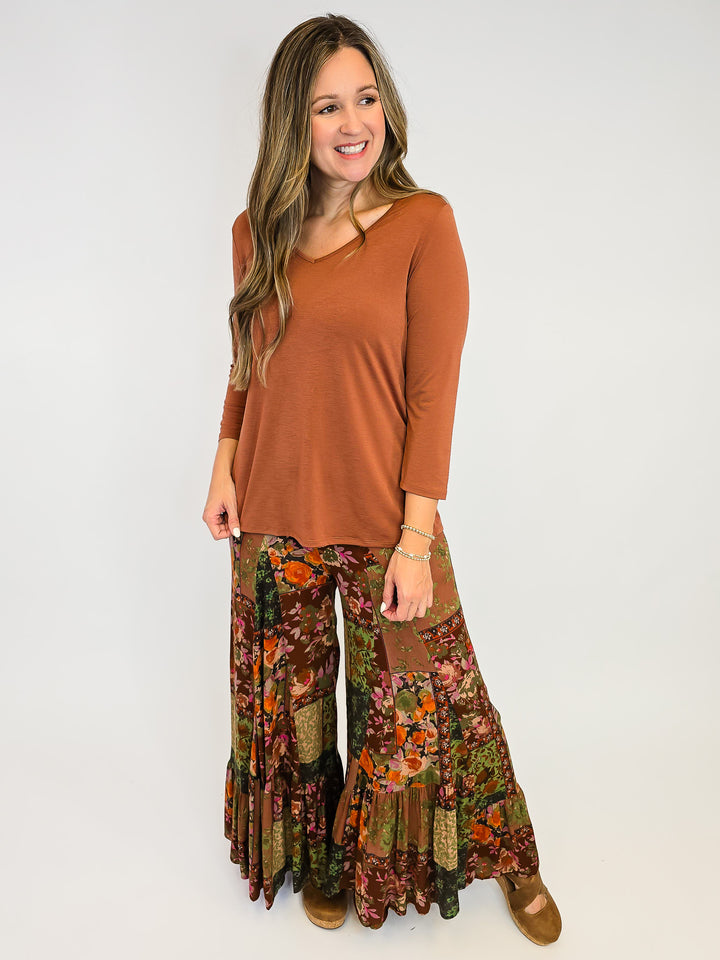 DEAR SCARLETT SOLID V-NECK 3/4 SLEEVE TOP - RUST