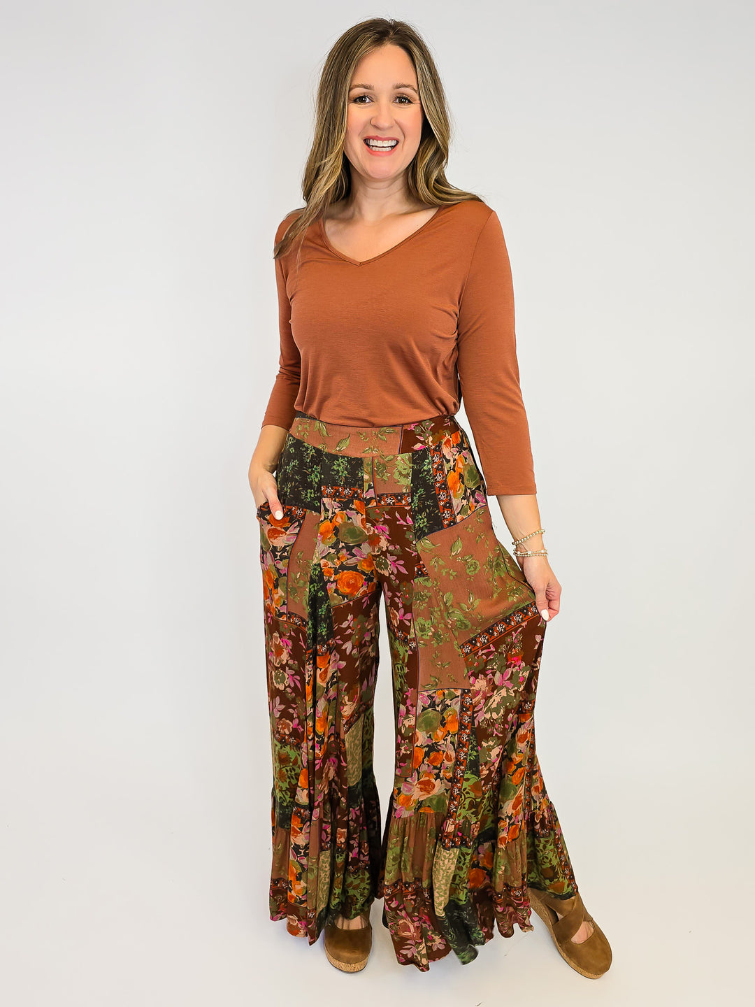 DEAR SCARLETT SOLID V-NECK 3/4 SLEEVE TOP - RUST