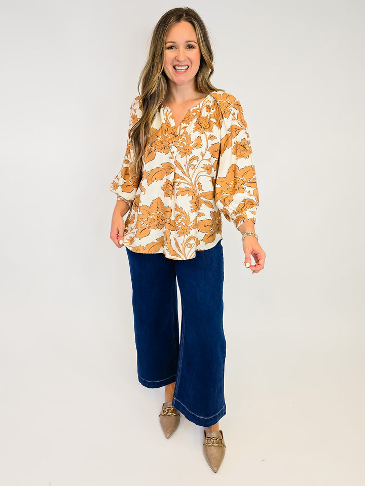 3/4 SLEEVE TWO TONED FLORAL PLEATED TOP - TONE TAUPE