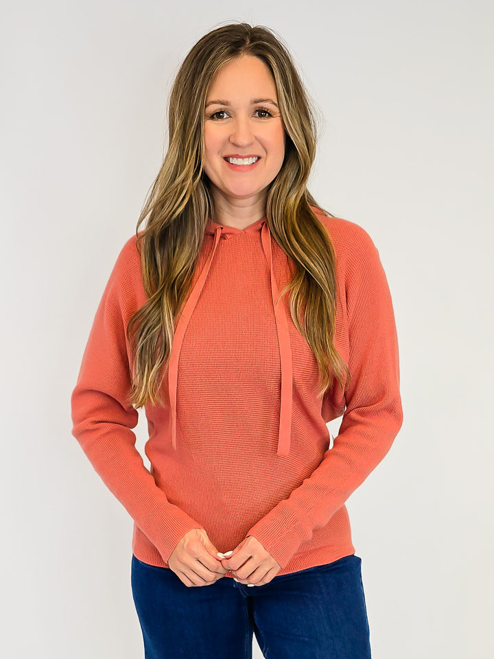 MINI WAFFLE TEXTURED PULLOVER HOODIE - TERRACOTTA
