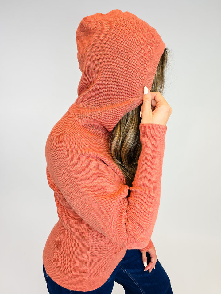 MINI WAFFLE TEXTURED PULLOVER HOODIE - TERRACOTTA