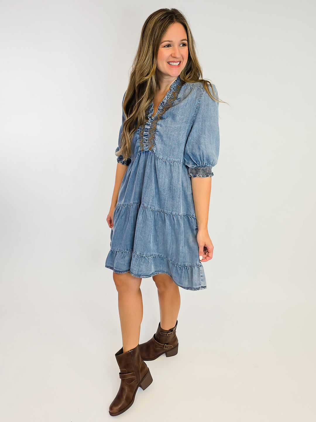 SHORT SLEEVE RUFFLE TIERED DENIM DRESS - WASHED DENIM