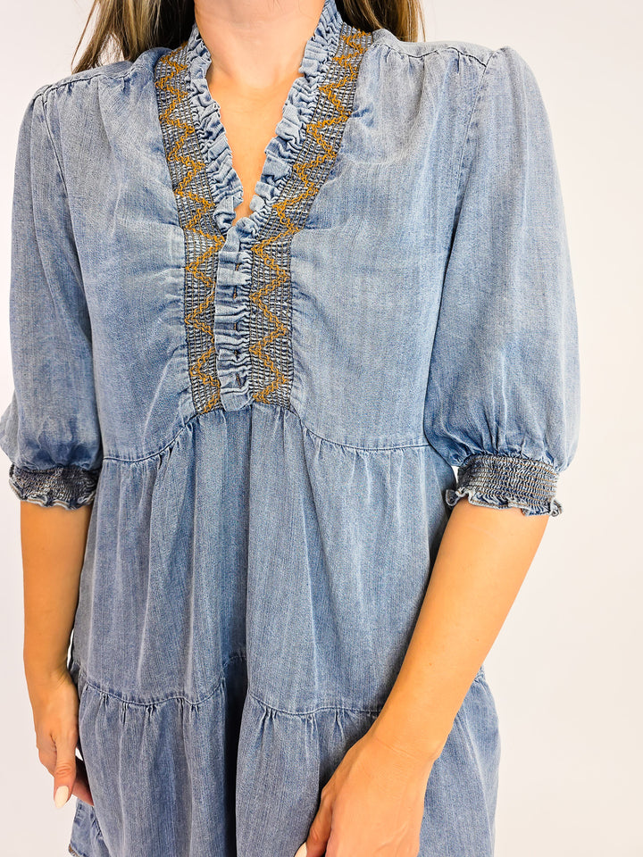 SHORT SLEEVE RUFFLE TIERED DENIM DRESS - WASHED DENIM