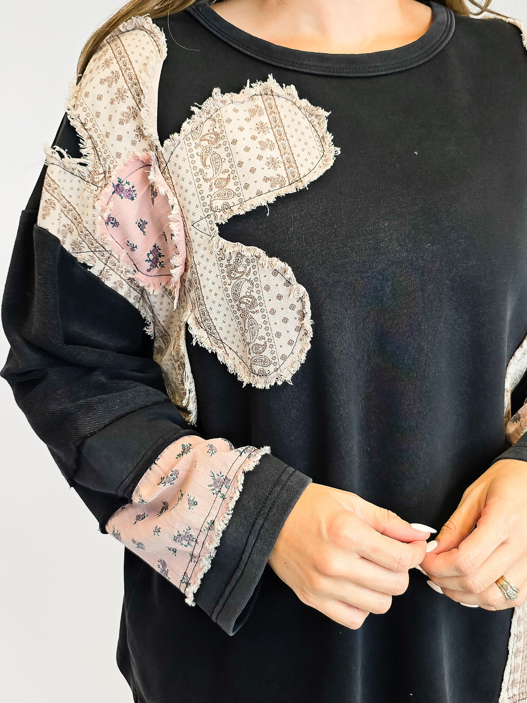 FRENCH TERRY FLOWER PATCH PULLOVER - ASH