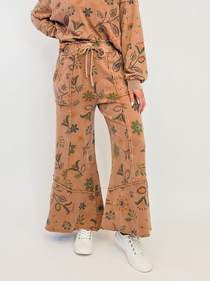FLORAL PRINT WASHED TERRY WIDE LEG PANTS - MOCHA MOUSSE