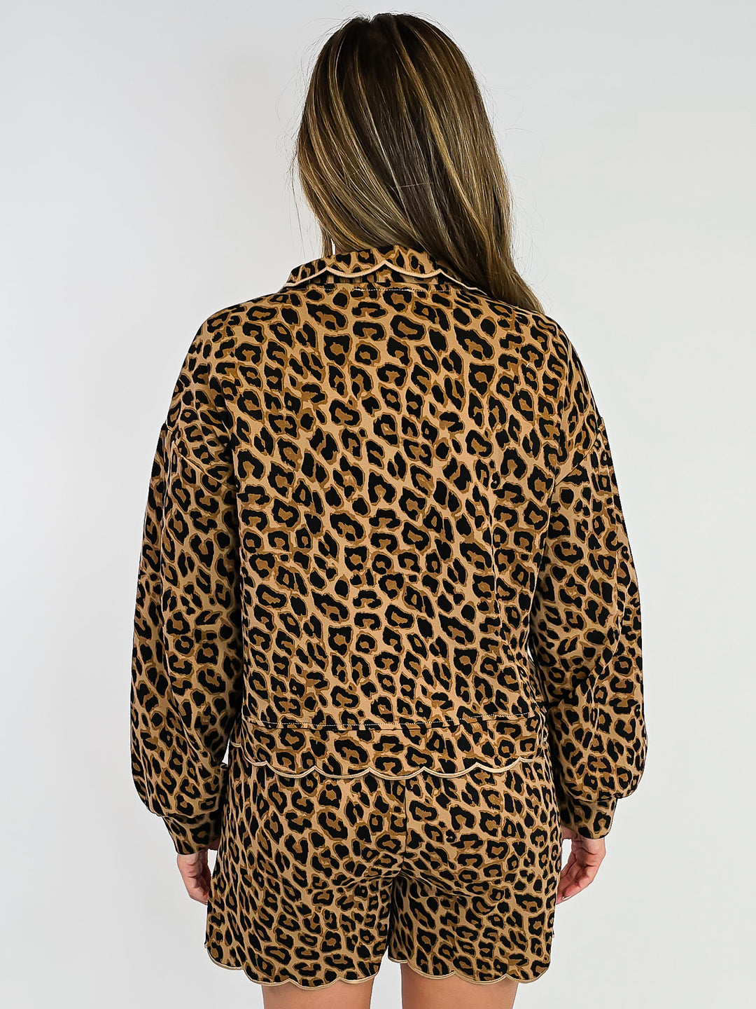 LEOPARD PRINT SCALLOP TOP - BROWN