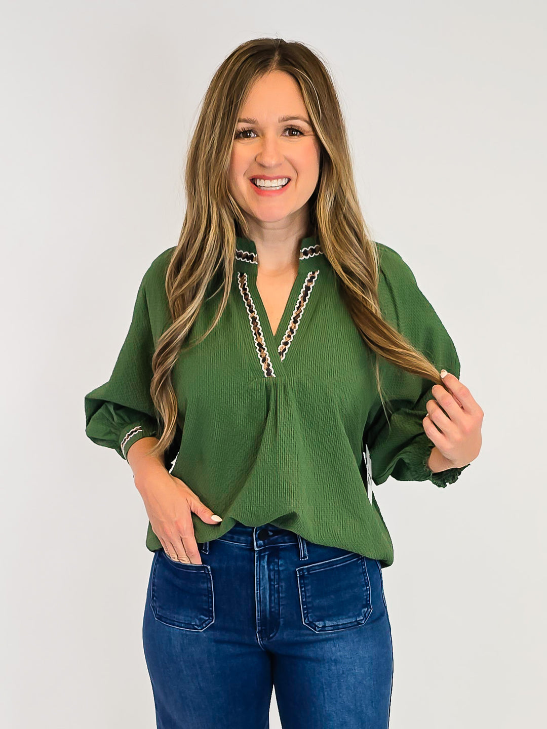 PUFF SLEEVE V-NECK TOP W/LEOPARD TRIM - OLIVE