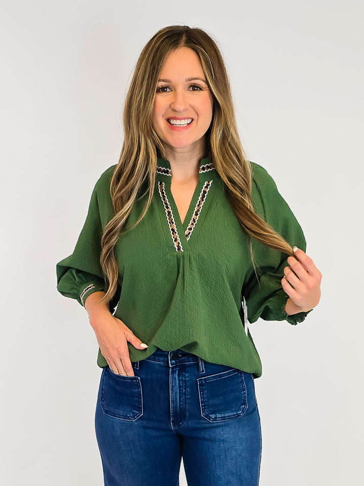 PUFF SLEEVE V-NECK TOP W/LEOPARD TRIM - OLIVE