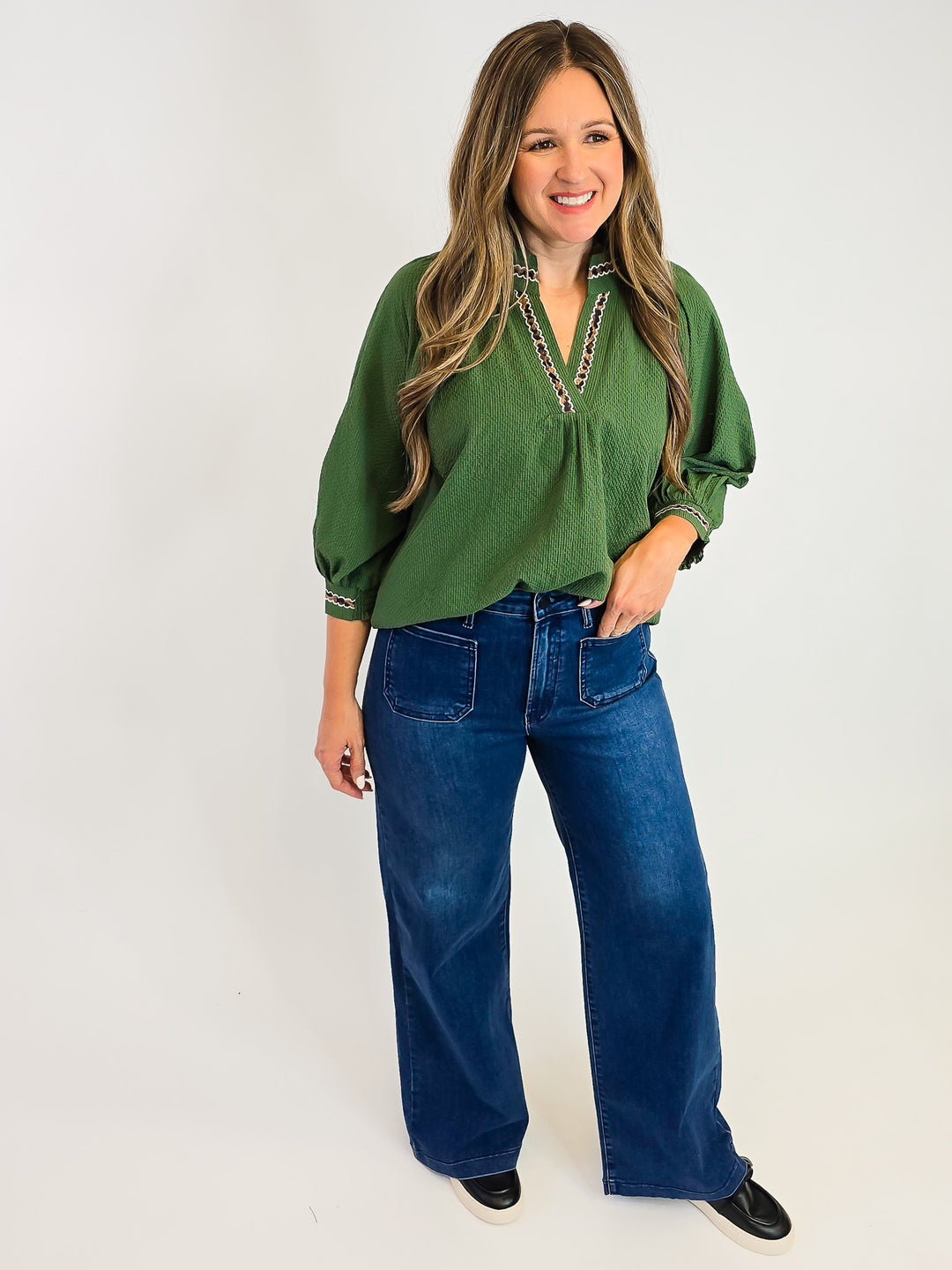 PUFF SLEEVE V-NECK TOP W/LEOPARD TRIM - OLIVE